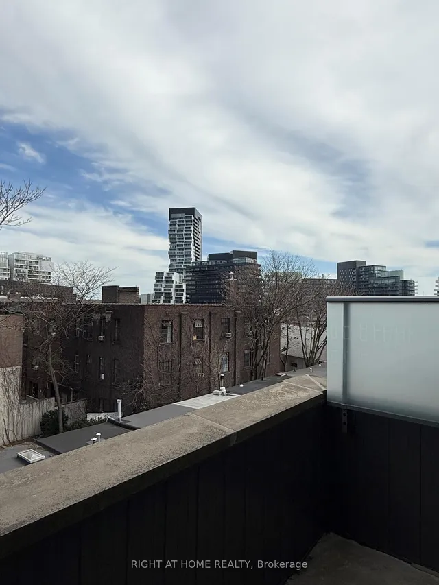 Additional image 19 of 549 King St Unit 402