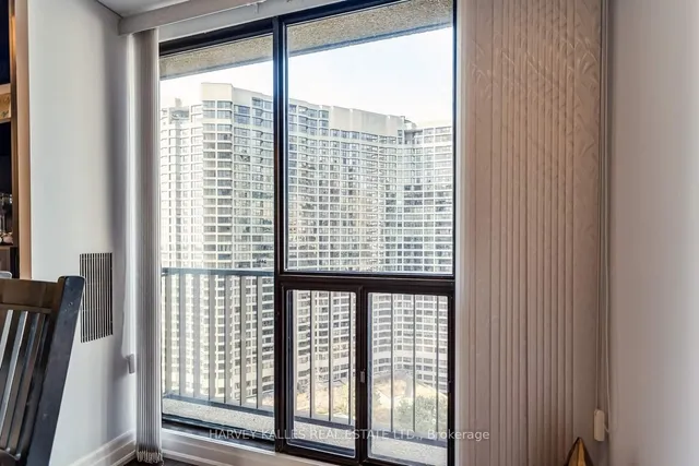 Additional image 20 of 33 Harbour Sq Unit 2440