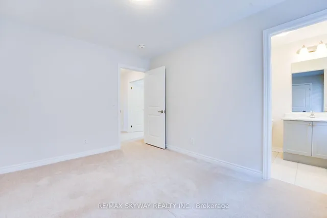 Additional image 38 of 516 Beckview Cres