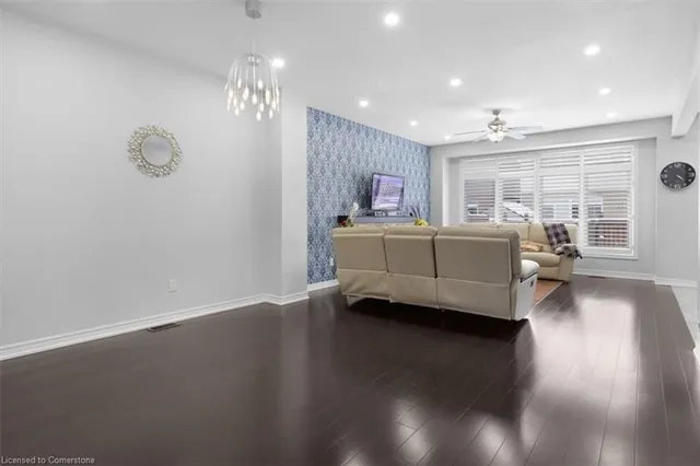 Additional image 5 of 16 Weathering Hts