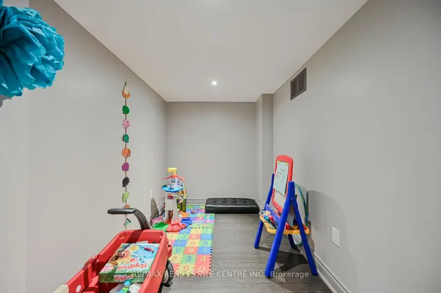 Additional image 43 of 91 Hollingsworth Circ