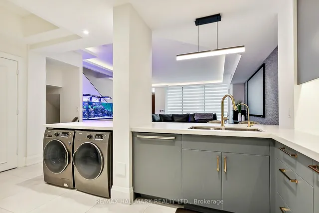 Additional image 22 of 39 Queens Quay Unit TH103