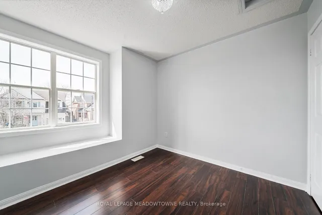 Additional image 12 of 433 Baverstock Cres