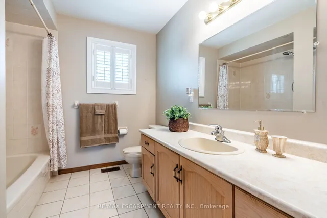 Additional image 32 of 35 Republic Ave