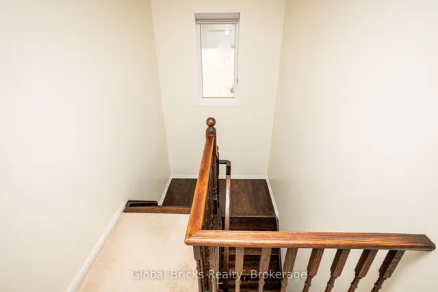 Additional image 41 of 37 Seafair Cres