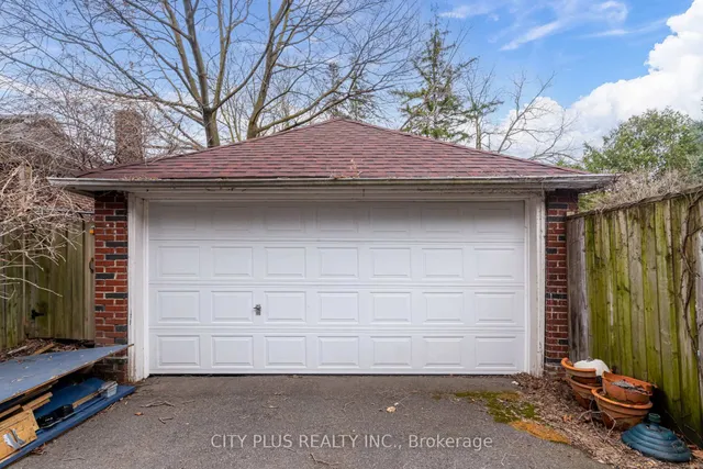 Additional image 6 of 17 Strathallan Blvd