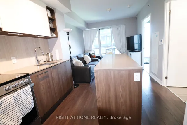 Additional image 28 of 31 Tippet Rd Unit 541