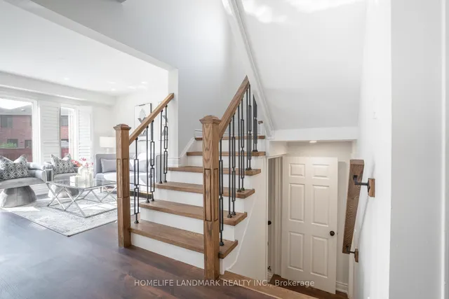 Additional image 8 of 36 Frontenac Cres