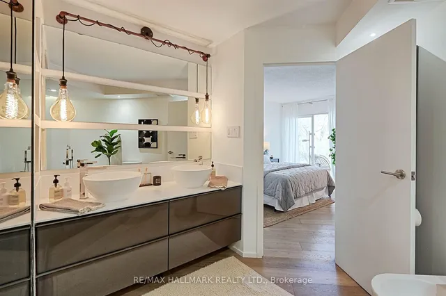 Additional image 25 of 401 Queens Quay Unit 307