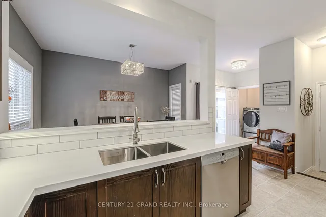 Additional image 18 of 229 Springvalley Cres