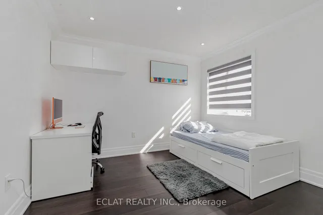 Additional image 33 of 32 Nanaimo Cres