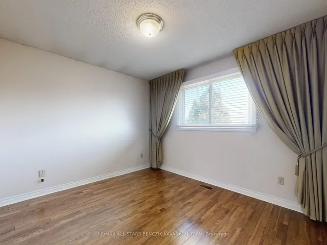 Additional image 19 of 33 Evenwood Ave