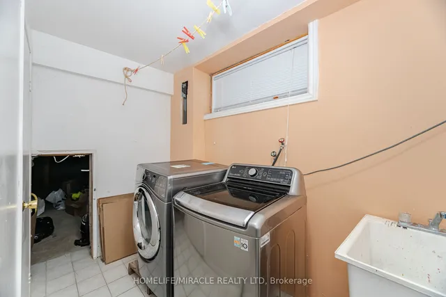 Additional image 40 of 23 Strathavon Dr