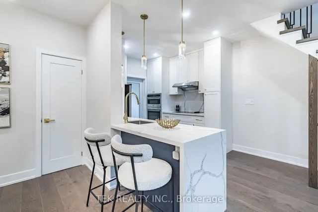 Additional image 13 of 562 Pape Ave