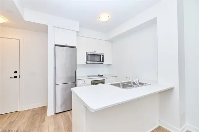 Additional image 24 of 600 North Service Rd Unit 108