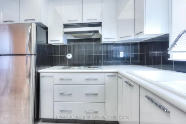 Additional image 4 of 1652 Dufferin St