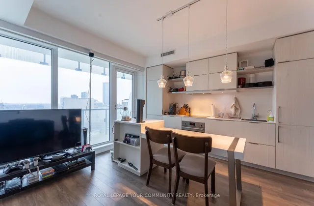 Additional image 13 of 197 Yonge St Unit 2610