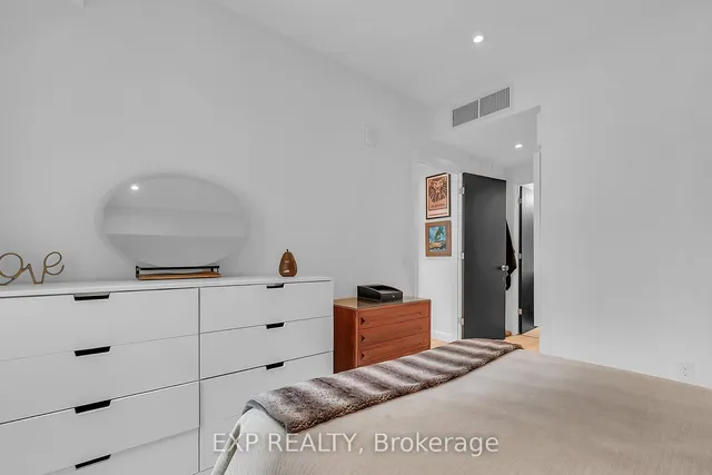 Additional image 20 of 741 King St Unit 102