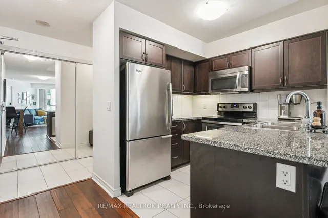 Additional image 17 of 19 Grand Trunk Cres Unit 1215