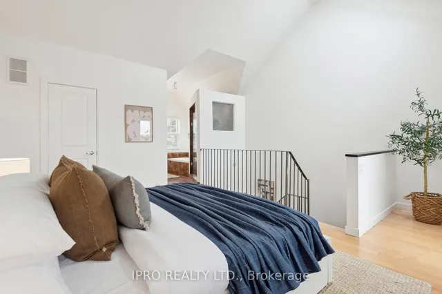 Additional image 30 of 912D Logan Ave