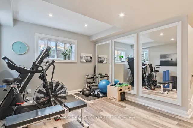 Additional image 40 of 534 Emerald St