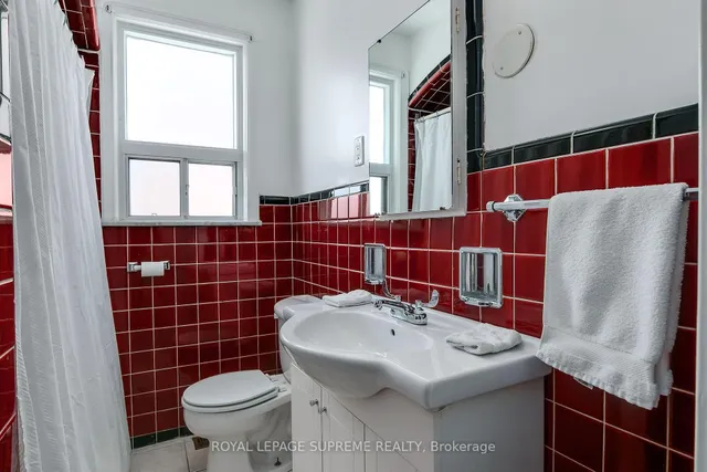 Additional image 18 of 48 Lester Ave