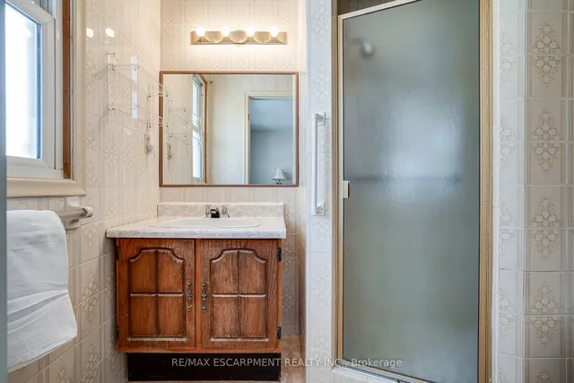 Additional image 31 of 25 ROBINHOOD Dr