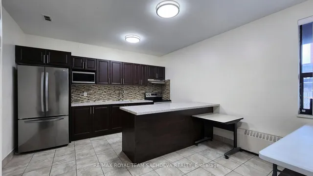Additional image 36 of 90 Ling Rd Unit 1101