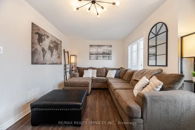 Additional image 21 of 14 Allium Rd