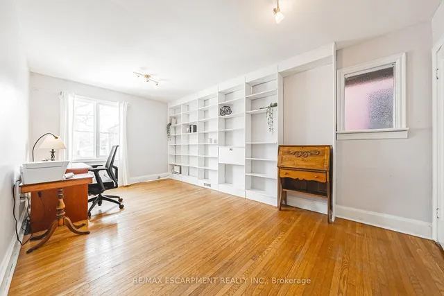 Additional image 25 of 34 Chedoke Ave