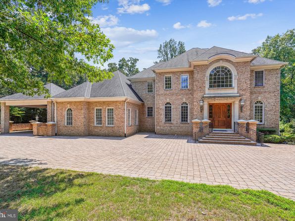 4826 Maury Ln, Alexandria, VA 22304