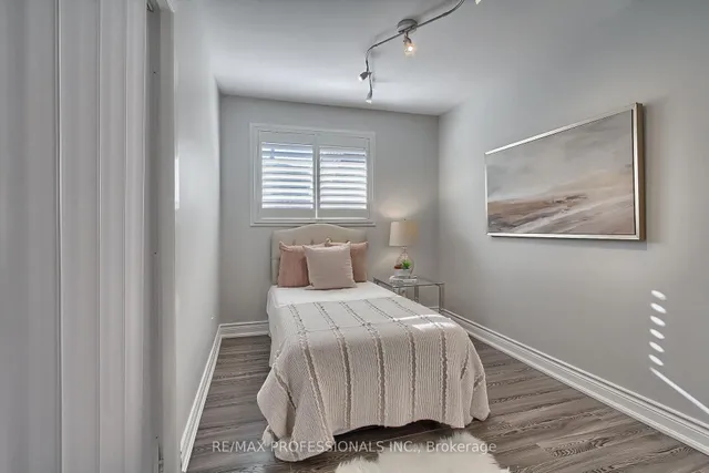 Additional image 35 of 425 CANTERBURY Cres