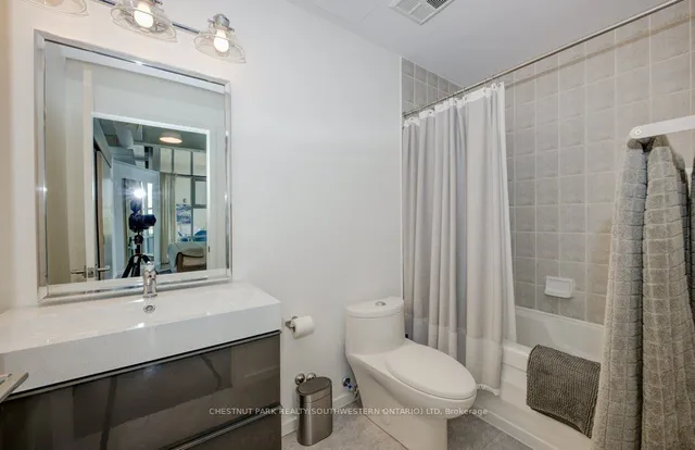 Additional image 16 of 404 King St Unit 307