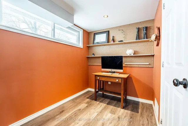 Additional image 26 of 157 Fielding Cres