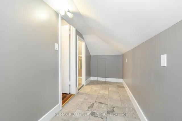 Additional image 34 of 18 Wellington St