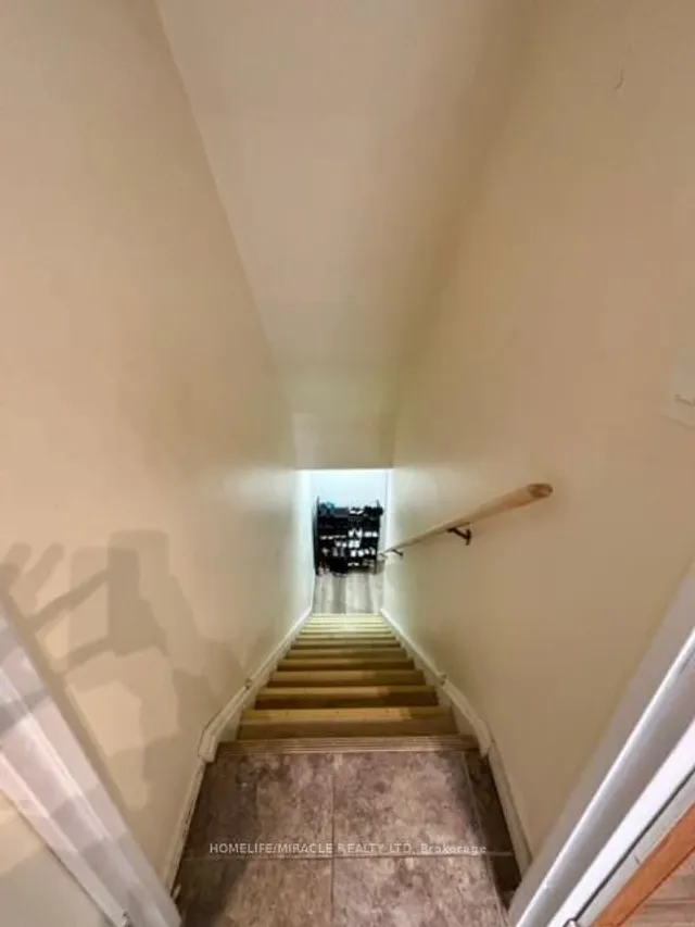 Additional image 18 of 430 Pioneer Dr Unit 6