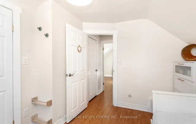 Additional image 30 of 32 Allenby Ave