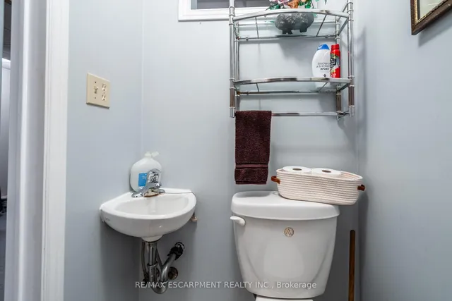 Additional image 41 of 35 Republic Ave