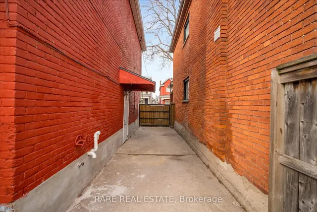 Additional image 28 of 24 Case St