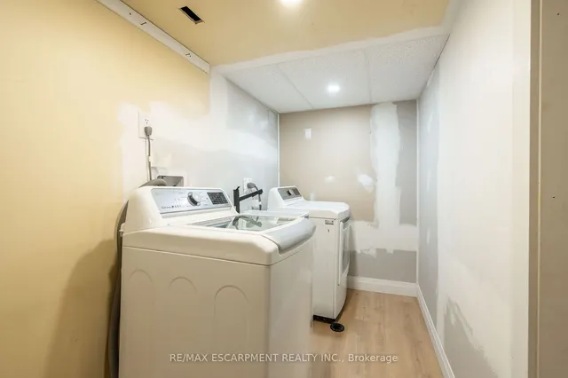 Additional image 35 of 351 Queensdale Ave