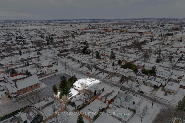 Additional image 36 of 105 Lilacside Dr