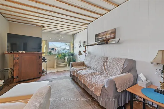 Additional image 7 of 500 Queensdale Ave