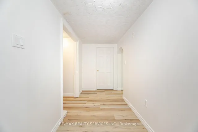 Additional image 20 of 6858 Darcel Ave