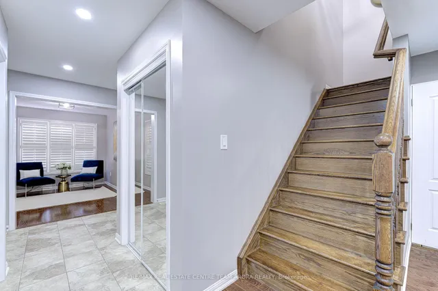 Additional image 5 of 23 Berberis Cres