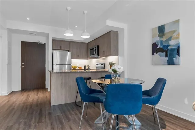 Additional image 8 of 16 MARKLE Cres Unit 213