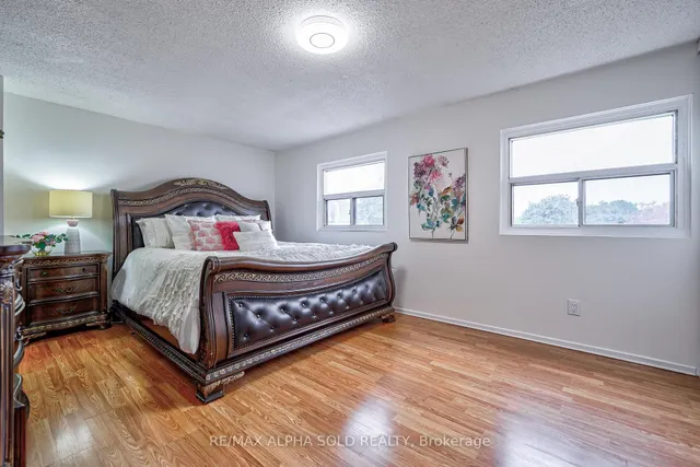 Additional image 27 of 55 Phalen Cres