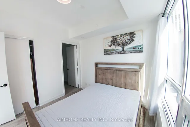 Additional image 16 of 108 Peter St Unit 817