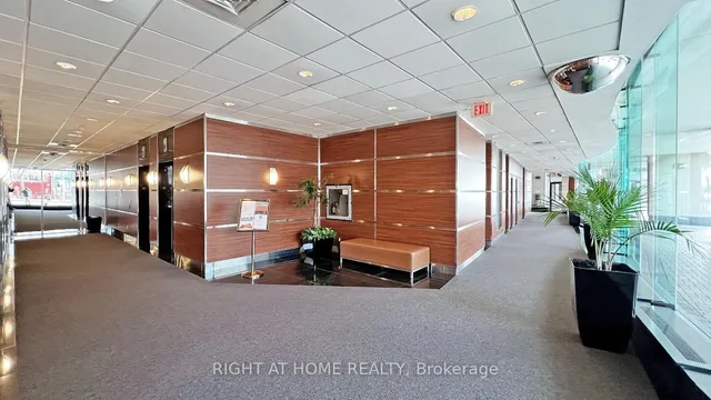 Additional image 3 of 77 Harbour Sq Unit 2412