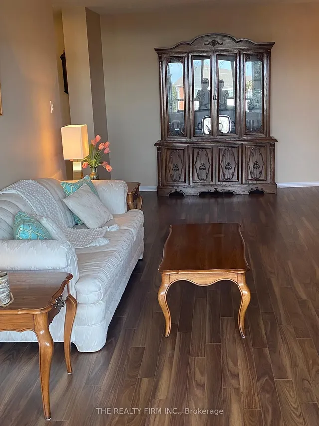 Additional image 5 of 100 County Court Blvd Unit 406