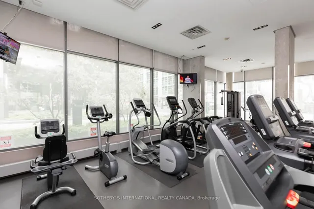 Additional image 28 of 33 Lombard St Unit 2703